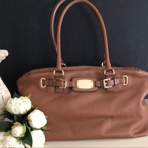 •Michael Kors• Large Leather Purse